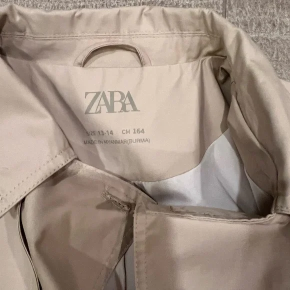 Zara Girl's Beige Trench Coat Size 13/14 - Picture 3 of 3